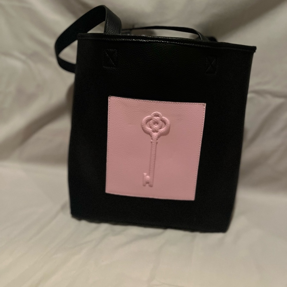 Belyn Key Black Tote with Pink Panel